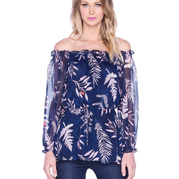 Diane Von Furstenberg Tops - Diane Von Furstenberg Silk Camila Blouse
